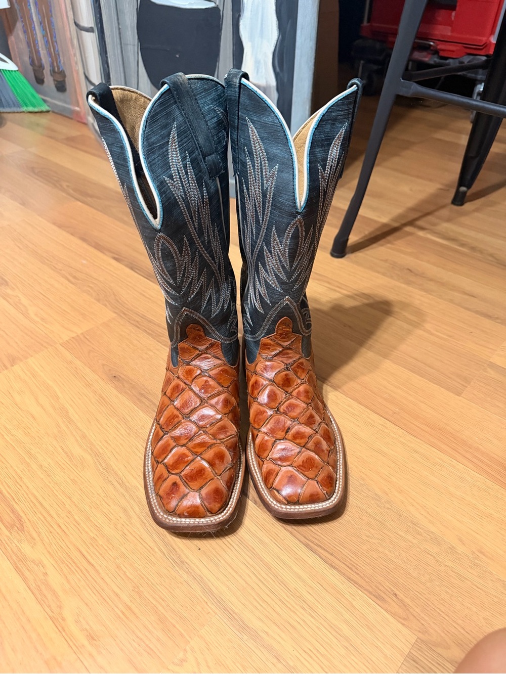 Horse Power HP1823 Men’s Fish Print Cowboy Boots Size 7.5 D Brown Blue Square To